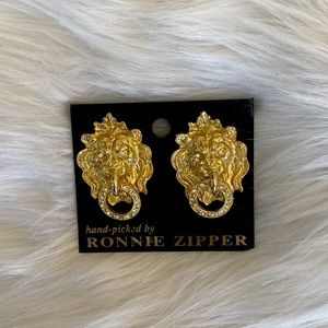 Gorgeous vintage gold clip on lion earrings